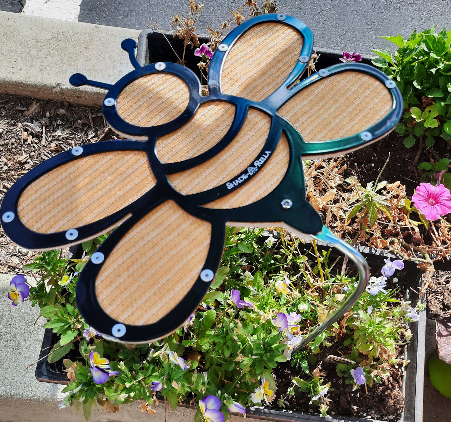 10 inch Bee, Black frame with light Yellow 95% shade cloth